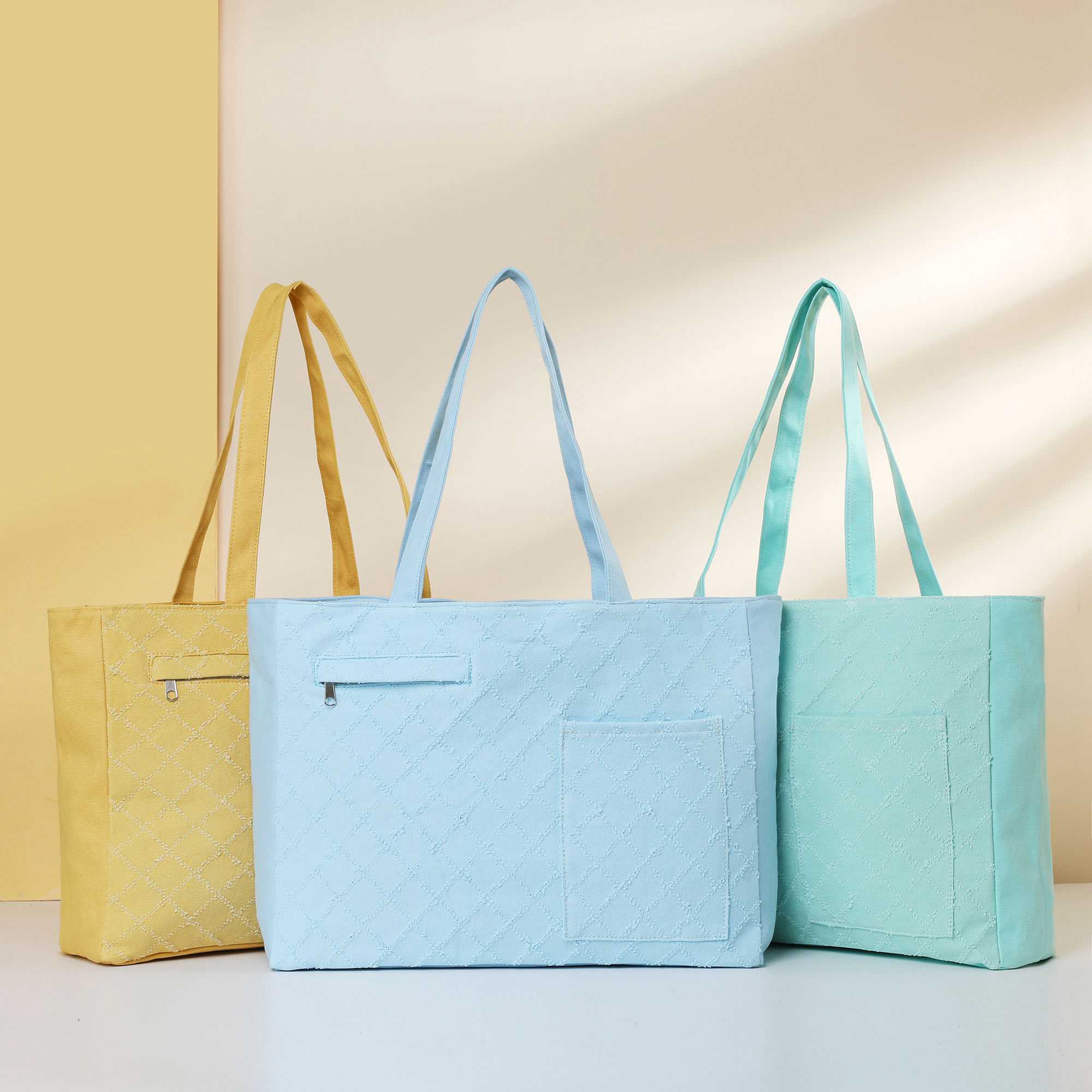 tote bag with zipper