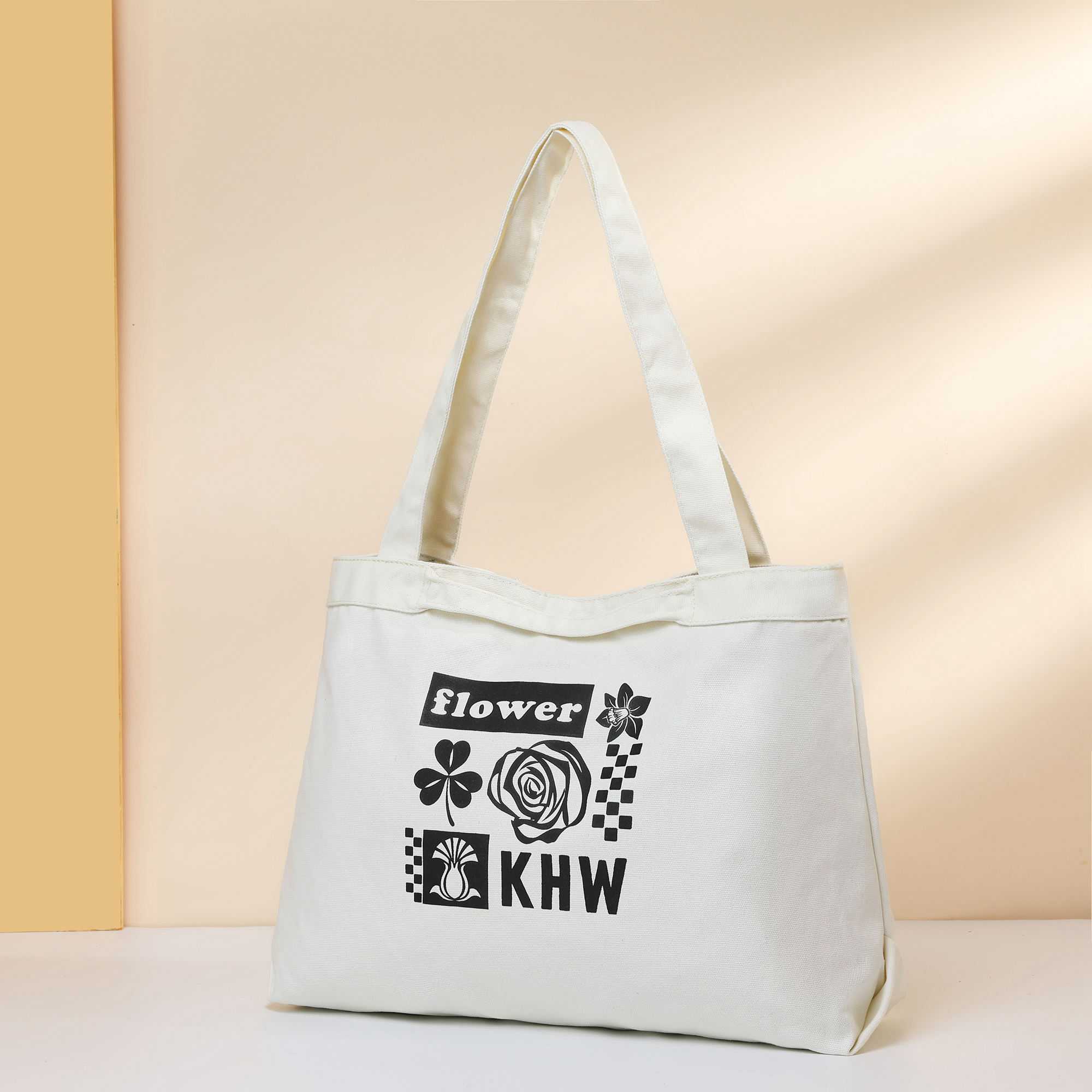 tote bag with zipper